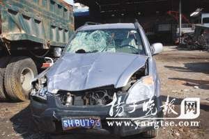 男子醉驾越野车撞倒4名初中生致3死1伤(组图)