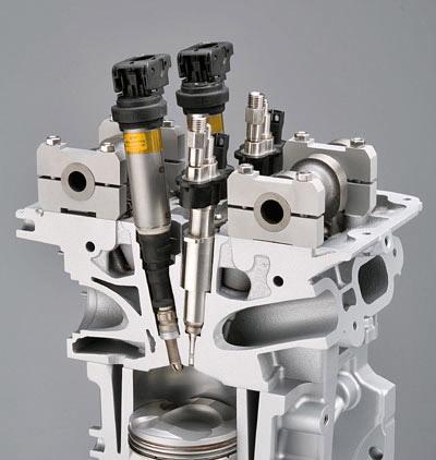 图为宝马HPI燃油直喷发动机