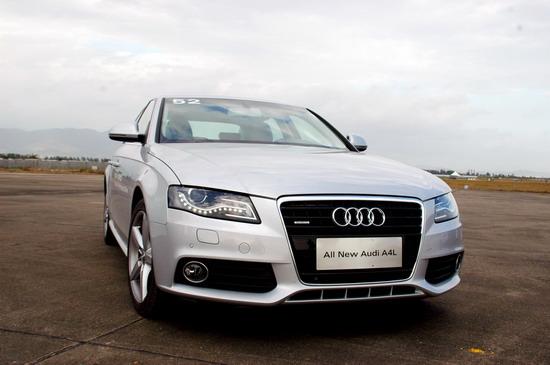 图为配备TFSI发动机的奥迪新A4