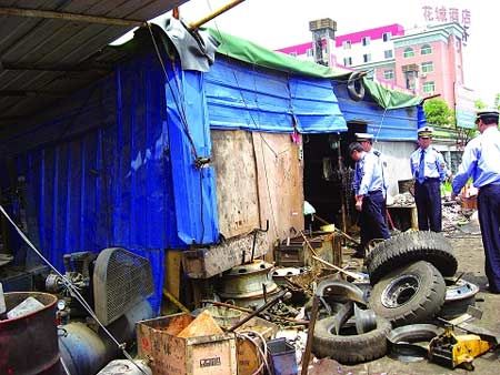 黑汽修隐形“马路杀手” 人员安全无保障