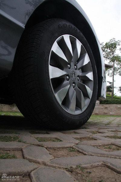 只取熊掌不要鸡肋 汽车当红配置实用性评点 - 爱车的小羊 - 最爱是车 铝合金轮毂
