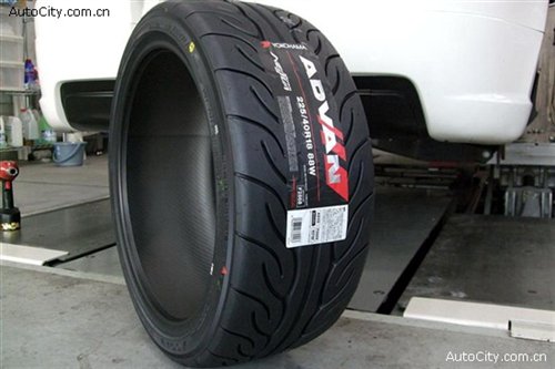 时刻注意你的脚下！高性能运动轮胎详解 汽车之家