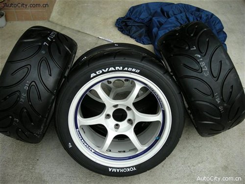 时刻注意你的脚下！高性能运动轮胎详解 汽车之家