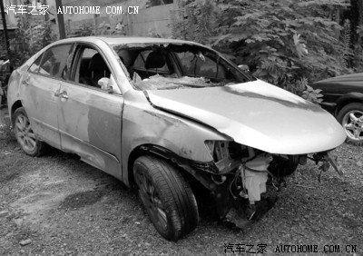 沪19岁司机酒驾 在延安高架翻车后自燃 汽车之家 沪19岁司机酒驾 在延安高架翻车后自燃 汽车之家