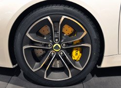 各有性能秘籍 细数巴黎车展十大超级跑车