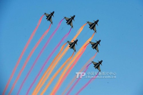 巴空军基地司令：歼10机动动作令人震撼(图)
