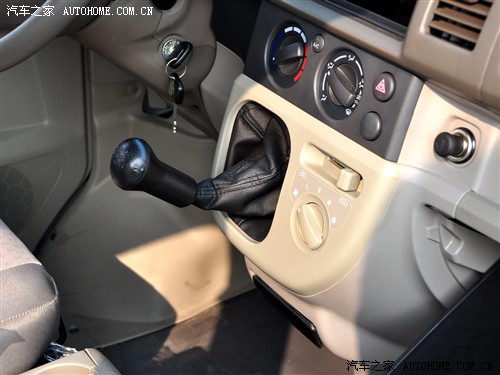 汽车之家 昌河铃木 浪迪 09款 1.4 手动两驱标准型 阳光版