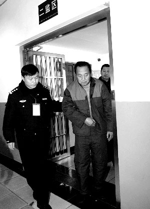 孙万祥被刑事拘留,目前在看守所。本报记者 王贵彬 摄