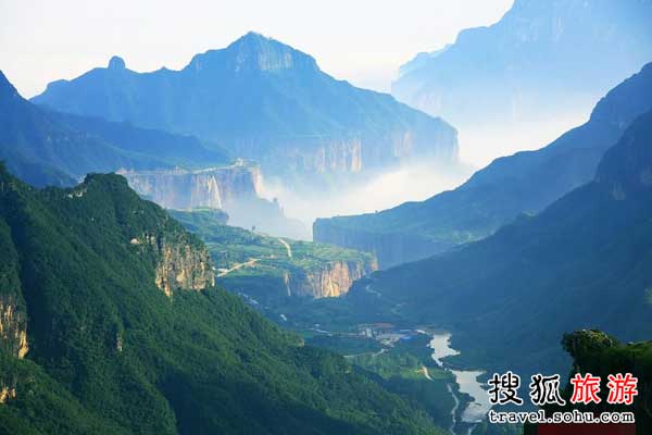 郭亮风景吸魂 悬崖上的世外桃源