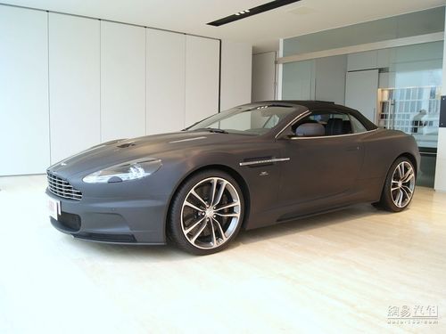 阿斯顿·马丁DBS MANUAL VOLANTE