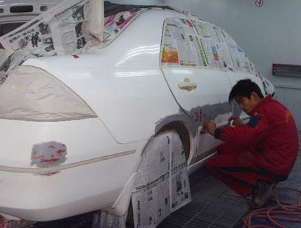 避免车辆被划伤 开车停车投保有窍门