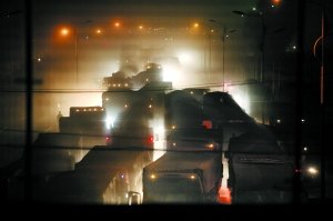 京藏高速局部仍拥堵 部分司机称遭趁火打劫