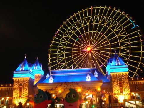 流光溢彩的金鸡湖畔摩天轮