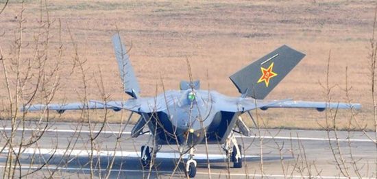 网上流传的中国歼-20战机照片